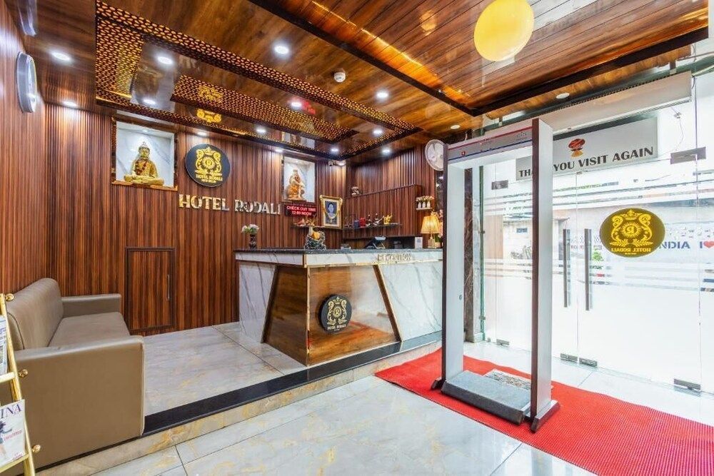 OPO Essential RODALI , Karol Bagh 2