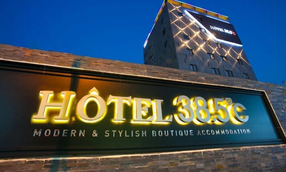 HOTEL 385 1