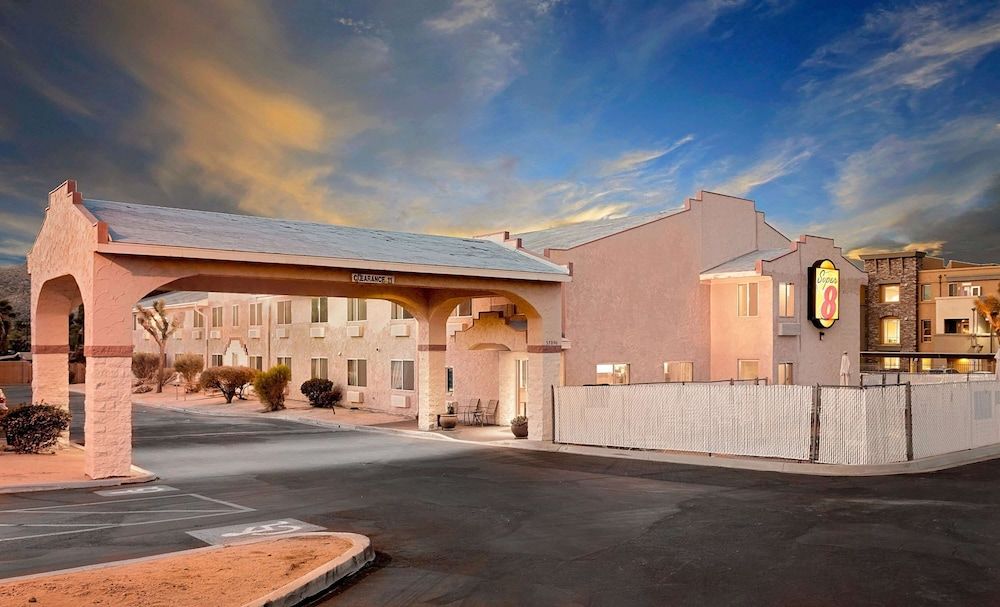 Super 8 by Wyndham Yucca Val/Joshua Tree Nat Pk Area 1