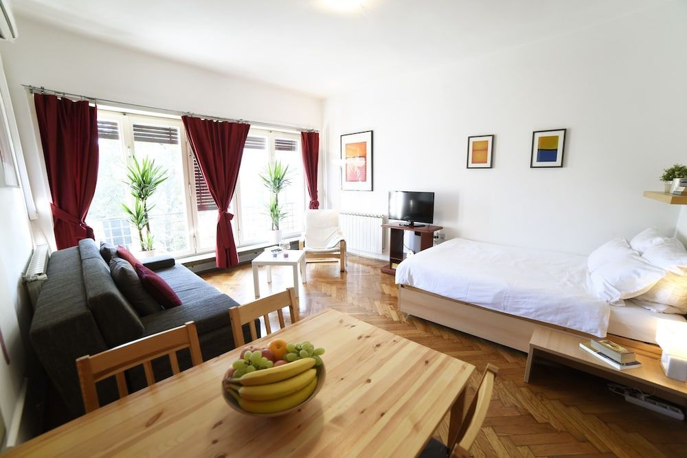Barbara - Peaceful Apartment with Parking 1