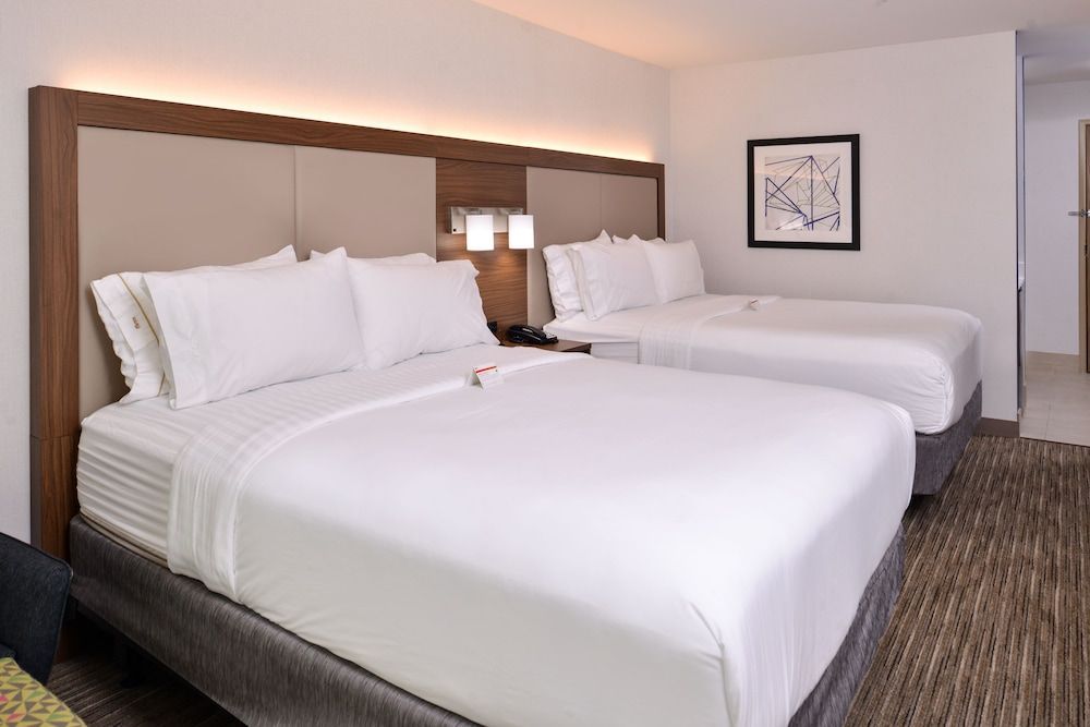 Holiday Inn Express & Suites LACEY - OLYMPIA by IHG 2