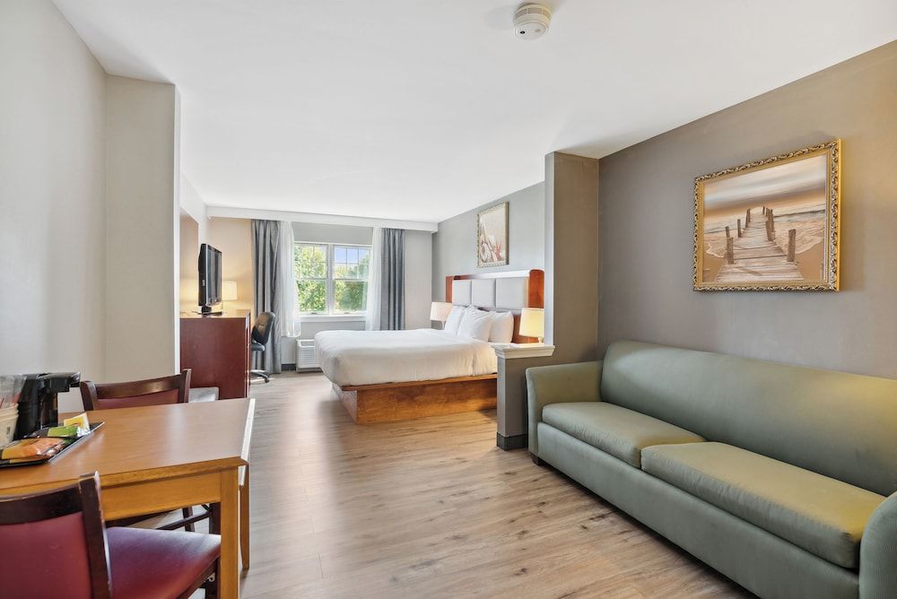 Saco Bay Hotel 1
