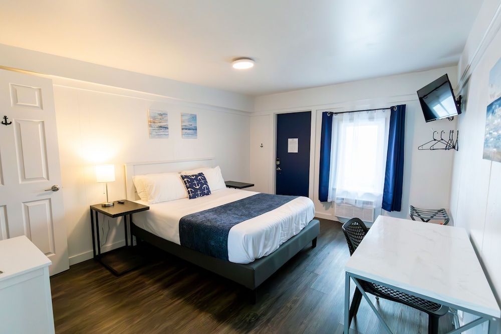 Anchor Bay Inn and Suites 2