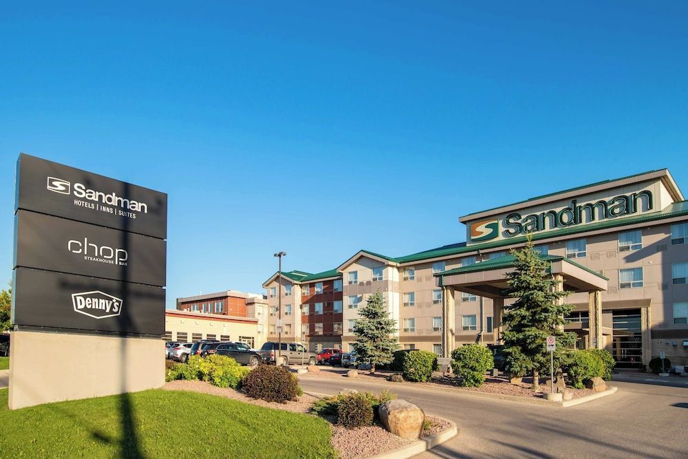 Sandman Hotel & Suites Winnipeg Airport 1