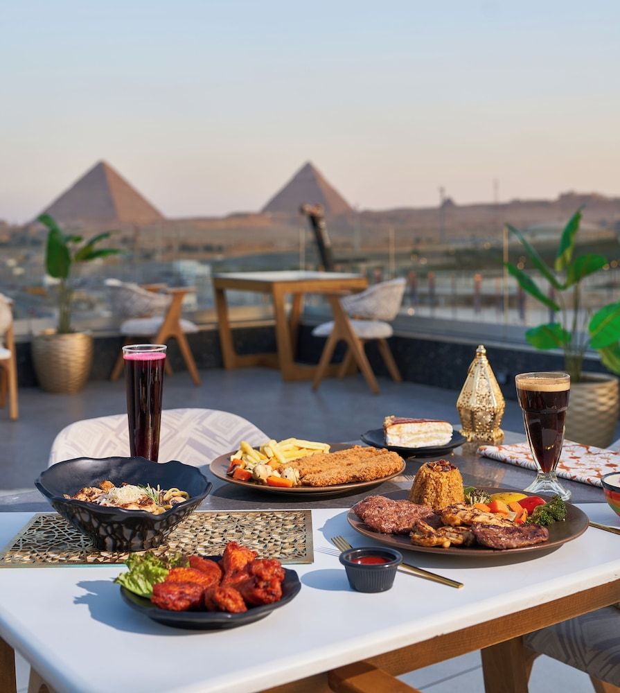 Royal Great Pyramid INN 1