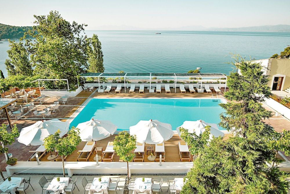 Atrium Hotel 1