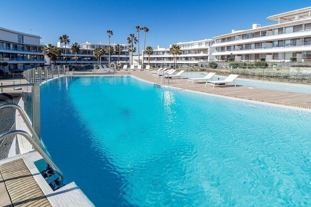 Te- Luxury Resort, Front Line Beach, Families Only 1