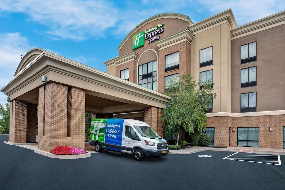 Holiday Inn Express & Suites ROCHESTER WEBSTER by IHG 1