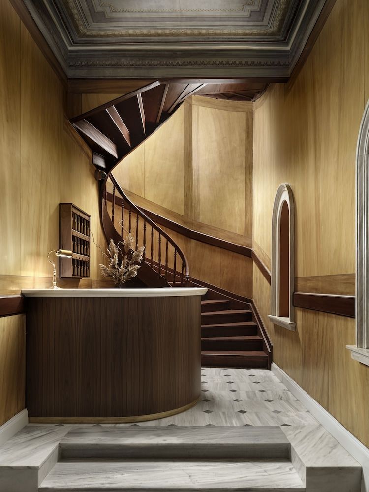 Monument Hotel 2