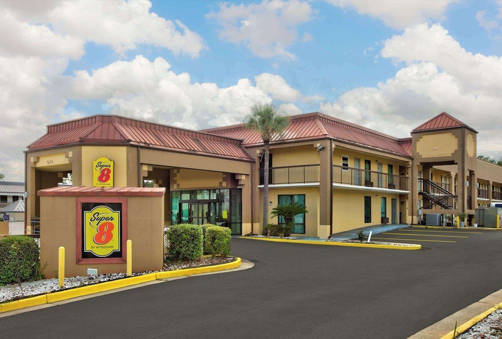 Super 8 by Wyndham Mobile/Tillmans Corner 1