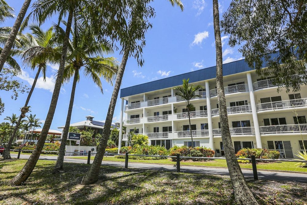Agincourt Beachfront Apartments 1