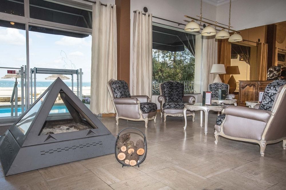 Arc Hôtel Sur Mer 1