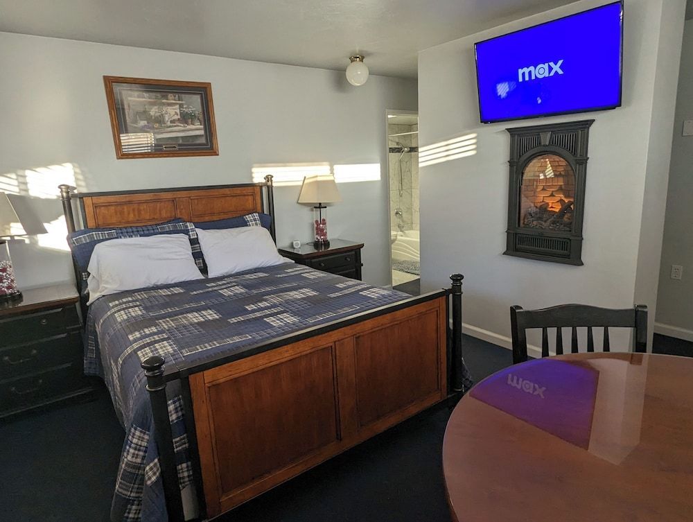 Majestic Rockies Motel 1