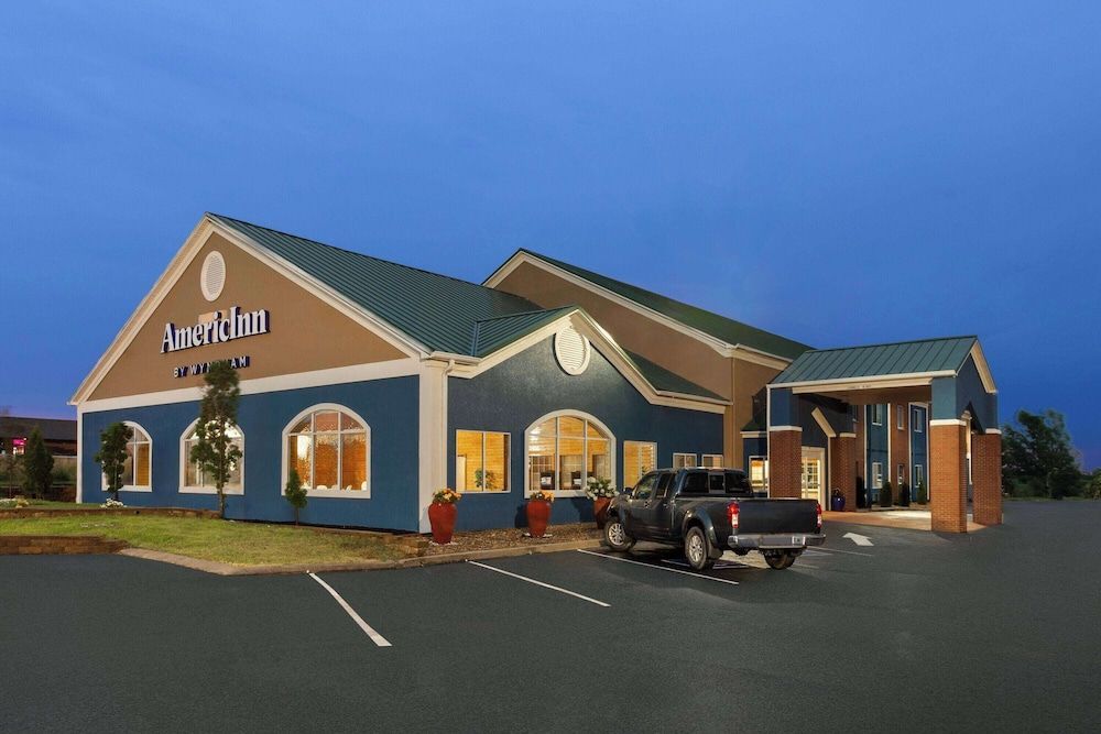 AmericInn by Wyndham Grinnell 1