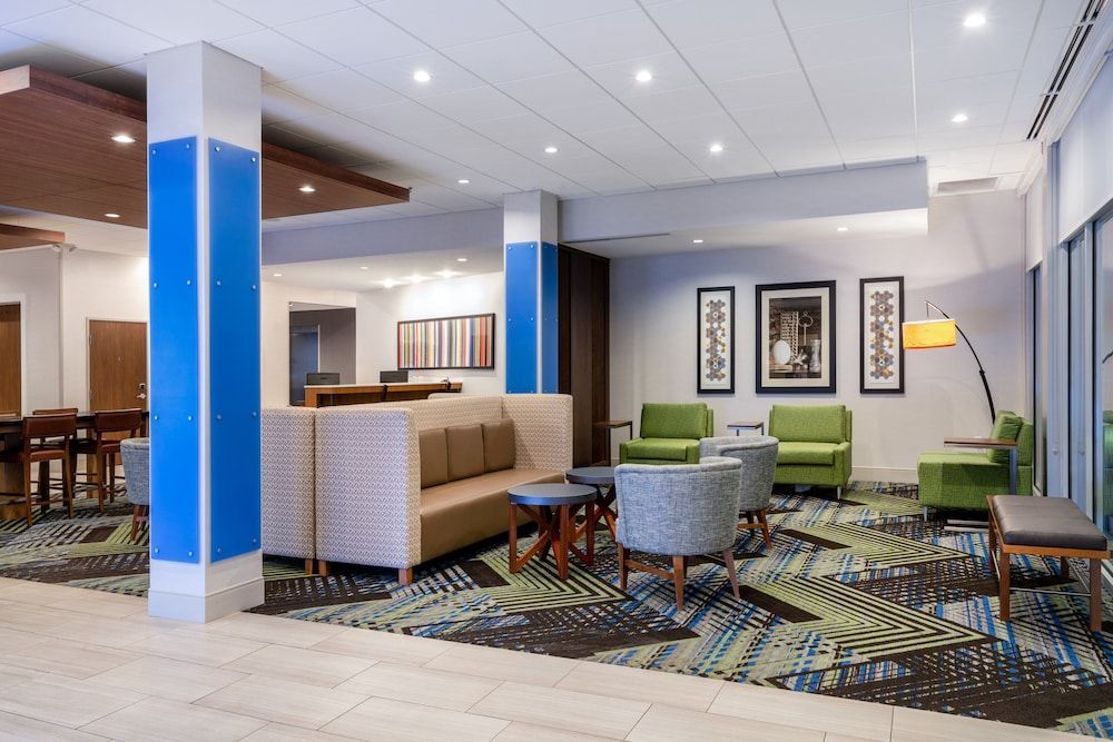 Holiday Inn Express & Suites COLORADO SPRINGS SOUTH I-25 by IHG 2