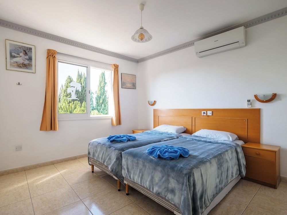 Apollonia Hotel Apartments 2