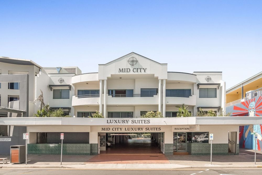Mid City Luxury Suites 1