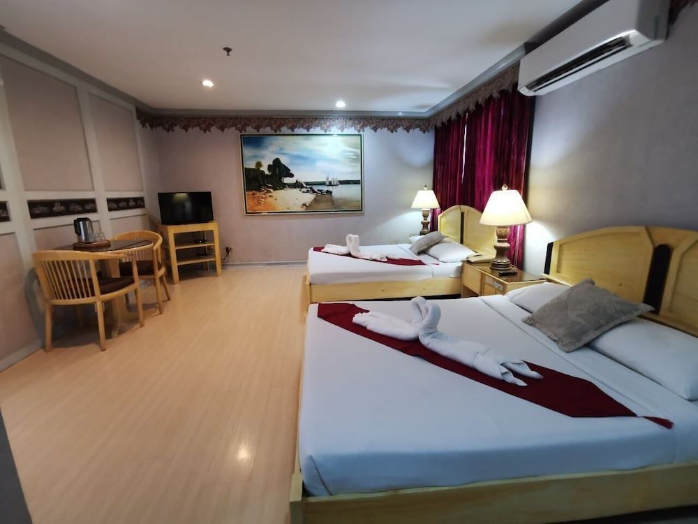 Holiday Plaza Hotel - Cebu 2