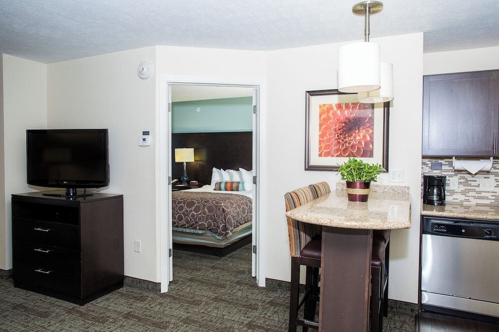 Staybridge Suites LINCOLN NORTHEAST by IHG 2