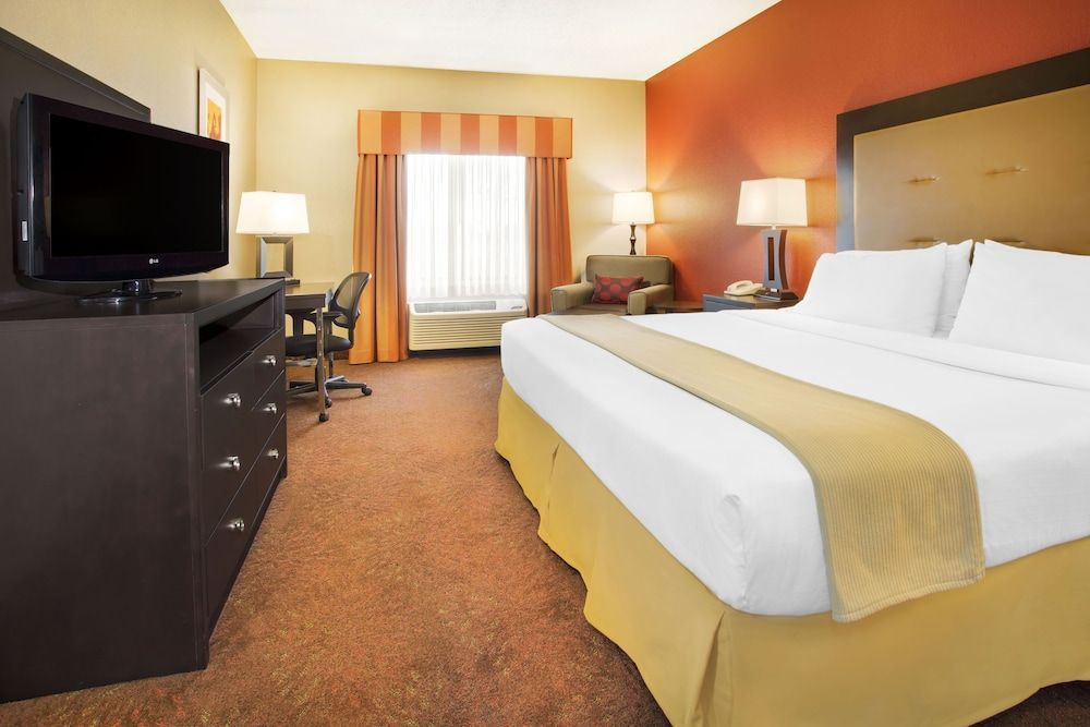 MUNCIE PLACE HOTEL & SUITES by IHG 2