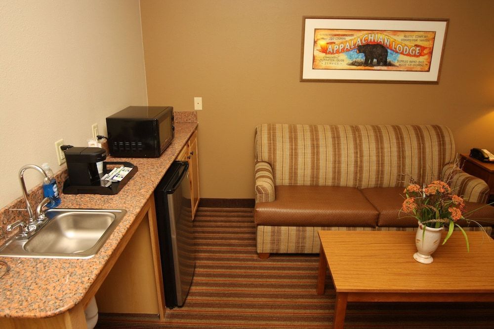 Holiday Inn Express & Suites DONEGAL by IHG 1