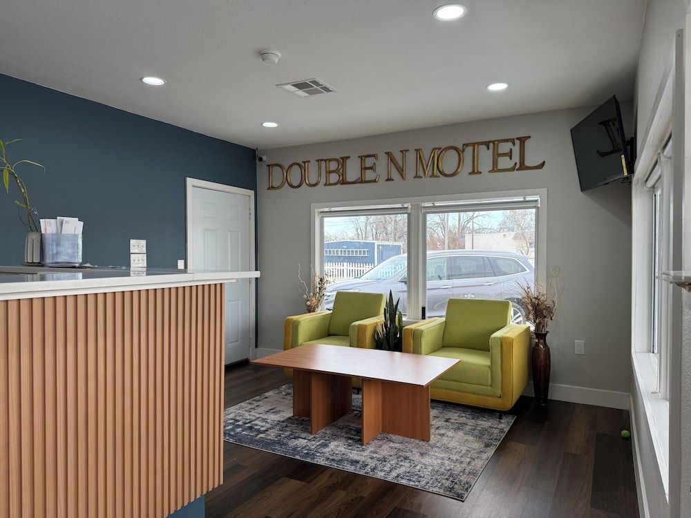 Double N Motel 1