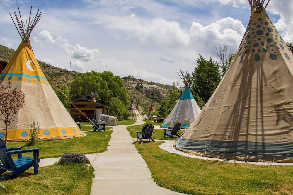 Yellowstone Tipis 1