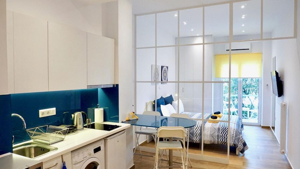 Charming Sunny Studio in Athens 1