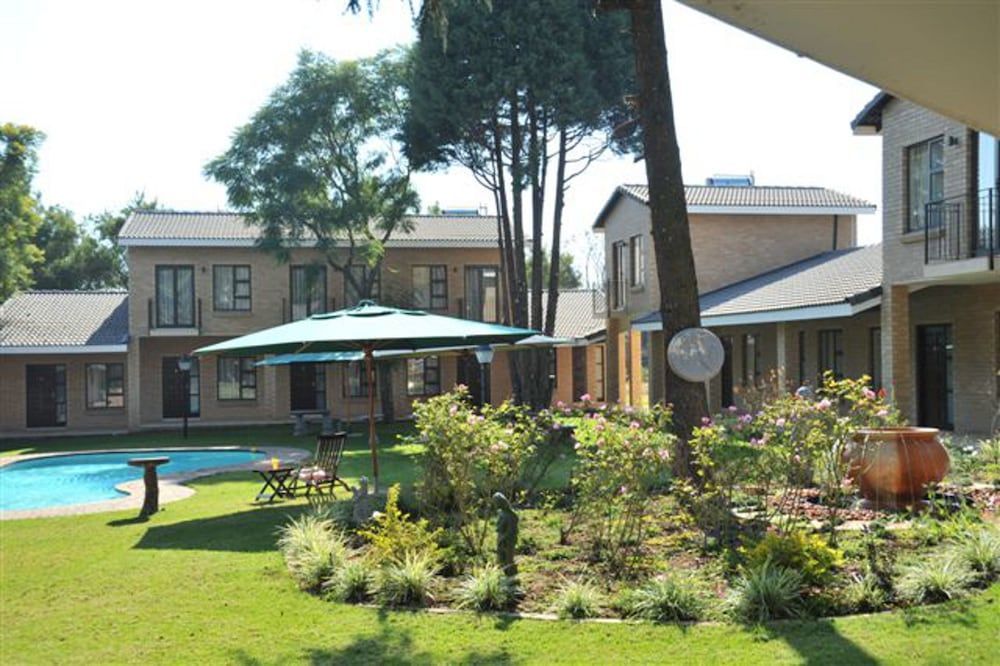 Hoyohoyo Chartwell Lodge 1