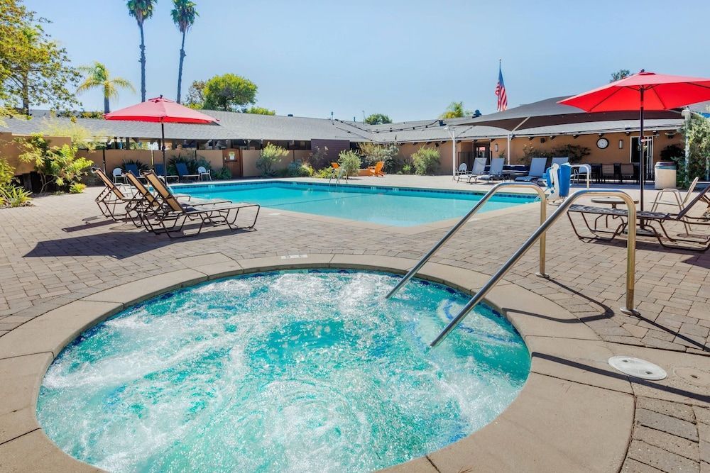Carlton Oaks Lodge, an Ascend Collection Hotel 1