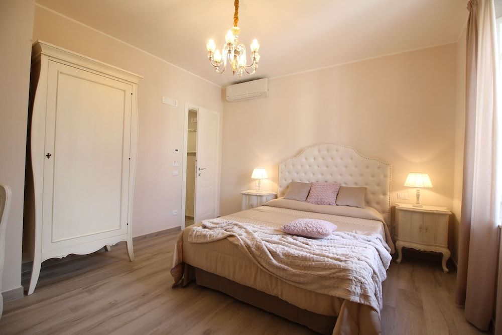 LUCCA IN CHIC - No Ztl, Free Parking, Priv Bath, Old City 550m 1