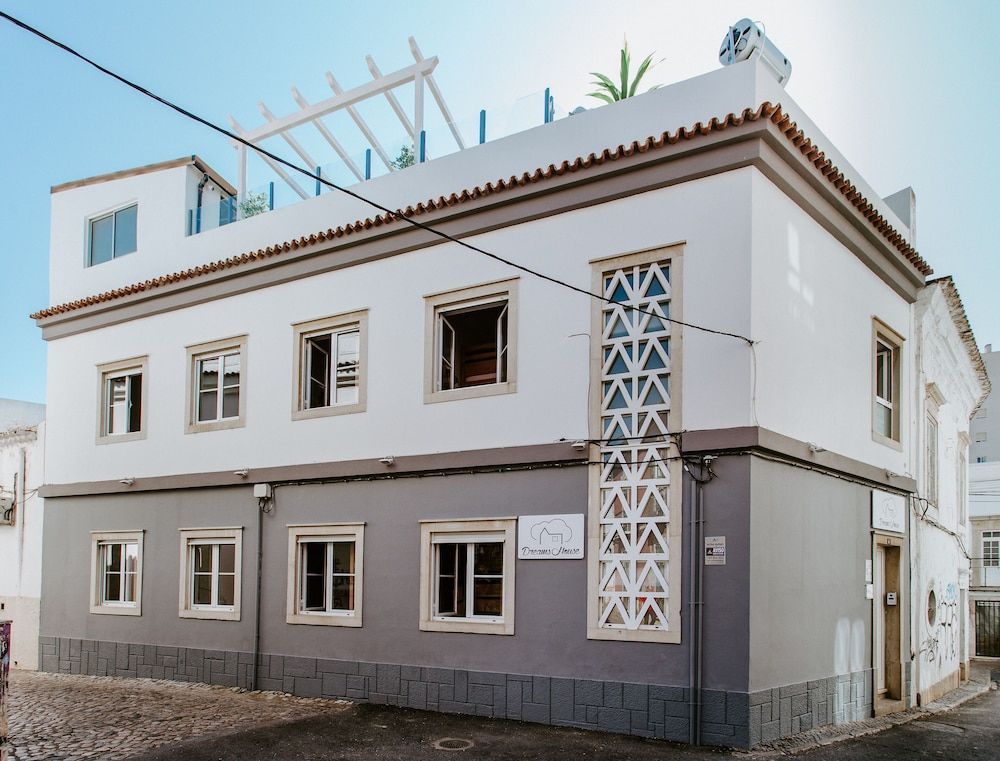 DREAMS HOUSE 1