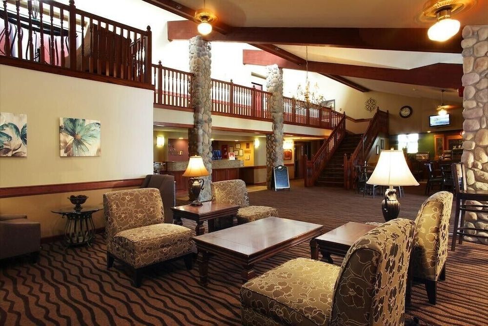 Red Lion Inn & Suites Grimes 2