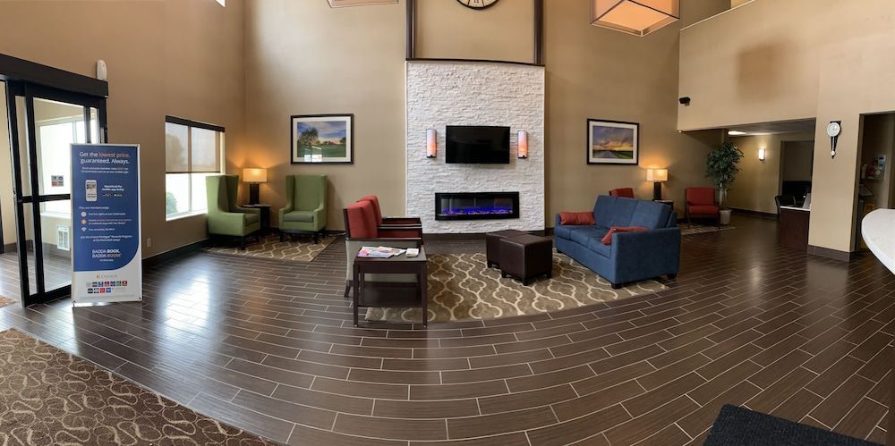 Comfort Suites Auburn near I-69 2