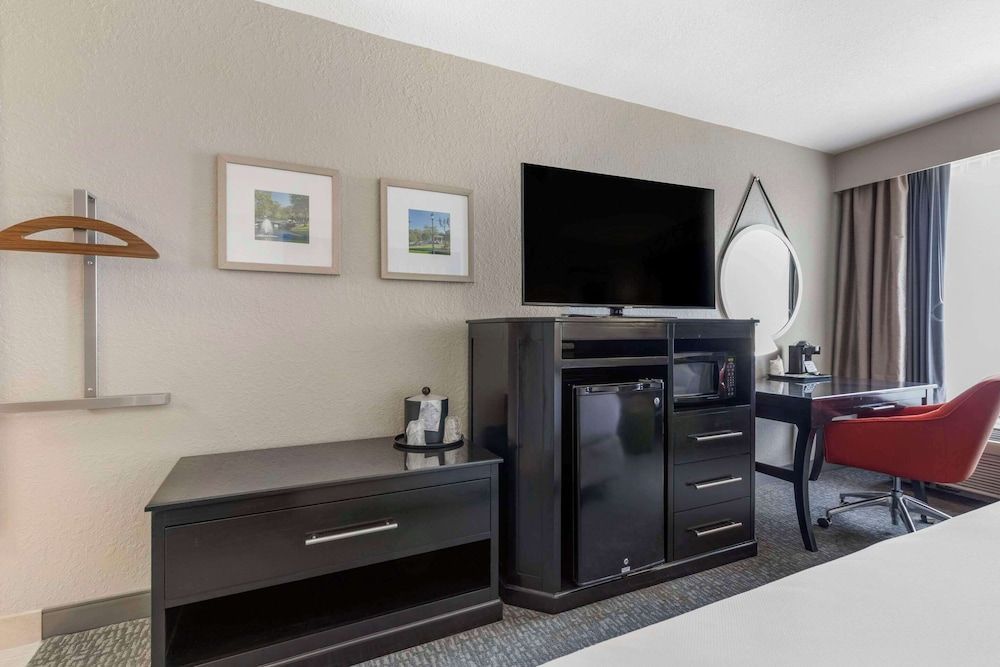 Comfort Inn Plano-Dallas 1