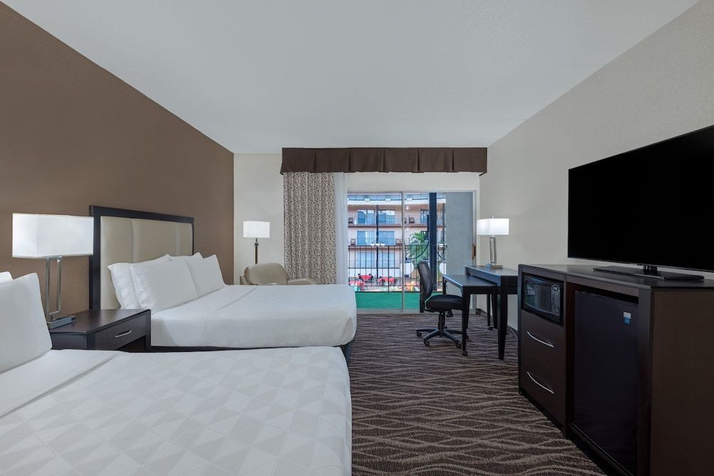 Holiday Inn DES MOINES-AIRPORT/CONF CENTER by IHG 2