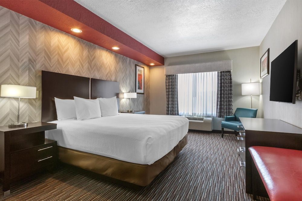 Best Western Plus Gallup Inn & Suites 1