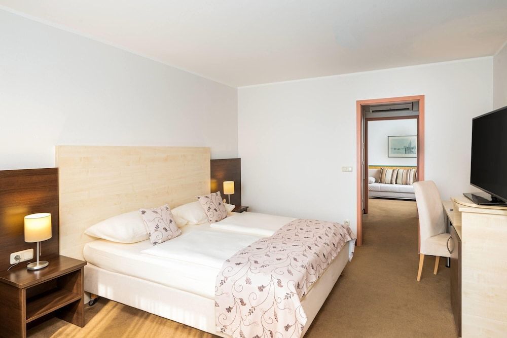 QU Hotel, Trademark Collection by Wyndham 1