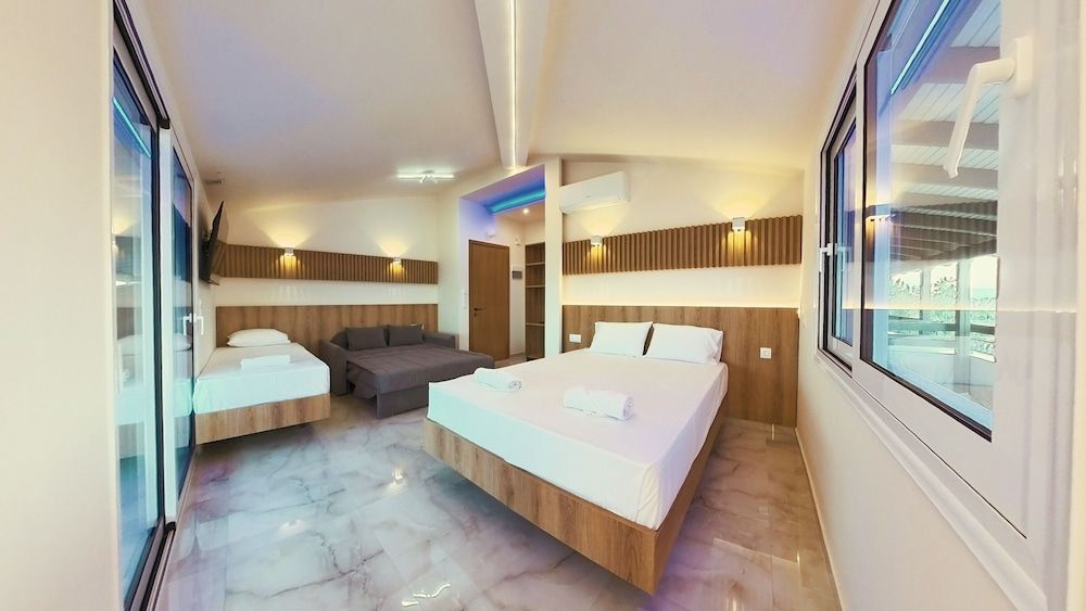 ZOI Girni - Seaside Hotel 2
