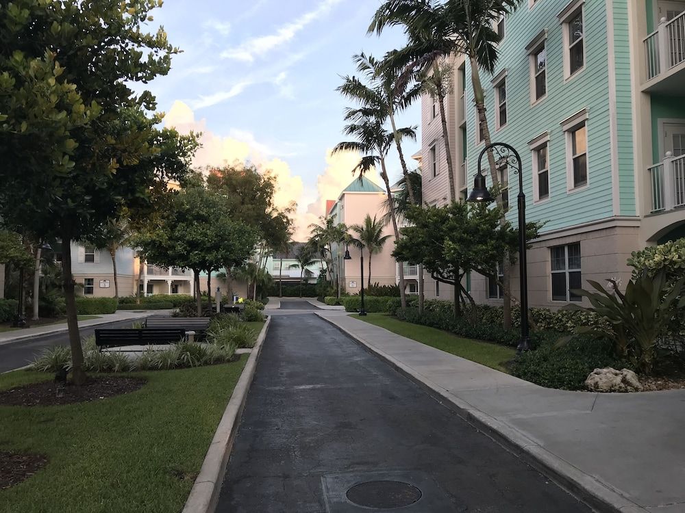 Harborside Resort & Vacation Rentals at Atlantis 1