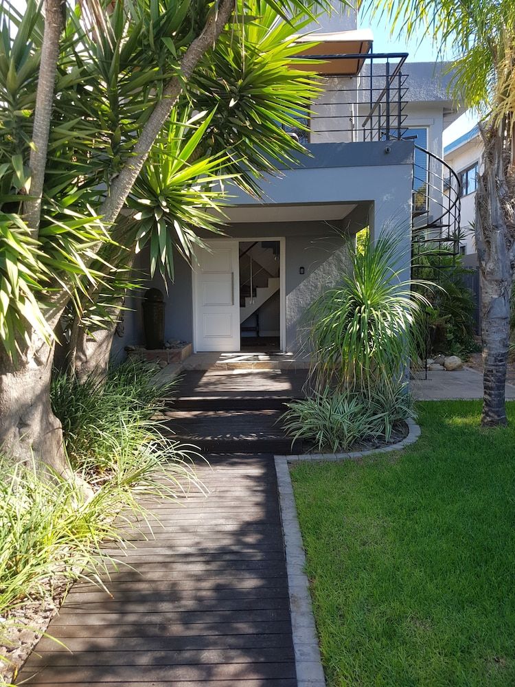Melkbosch Guesthouse 1