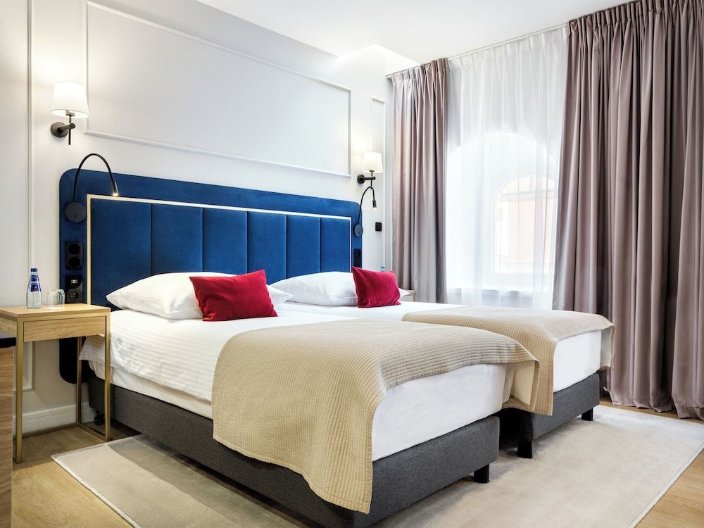 Hotel Golden Queen 1