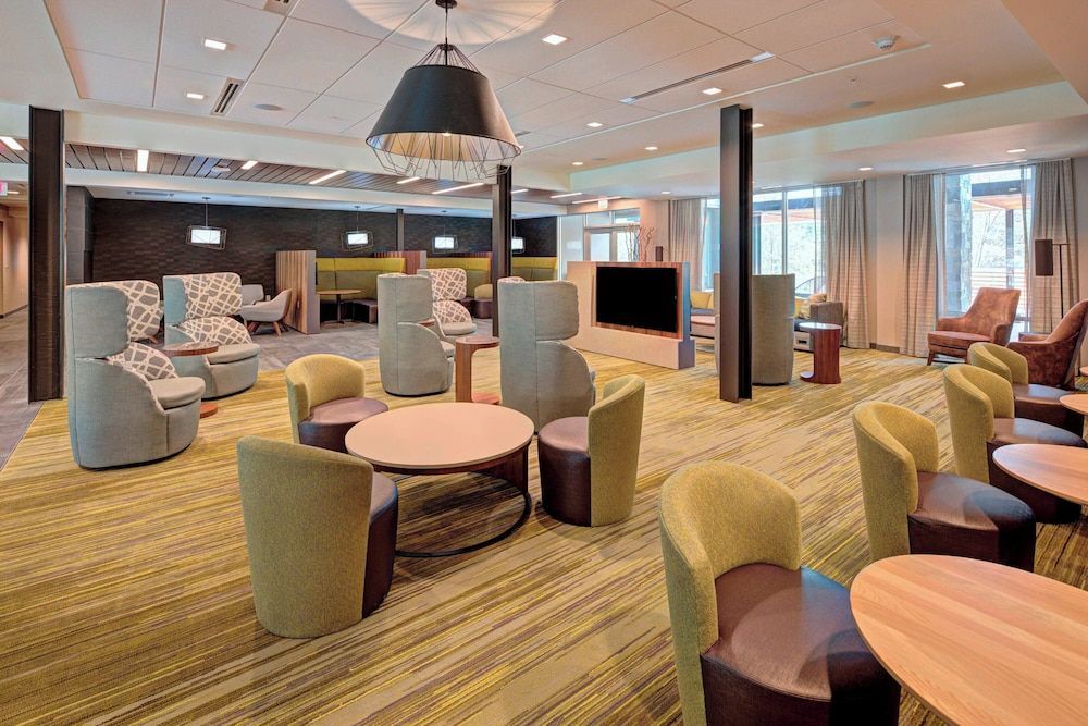 Courtyard by Marriott Appleton Riverfront 2
