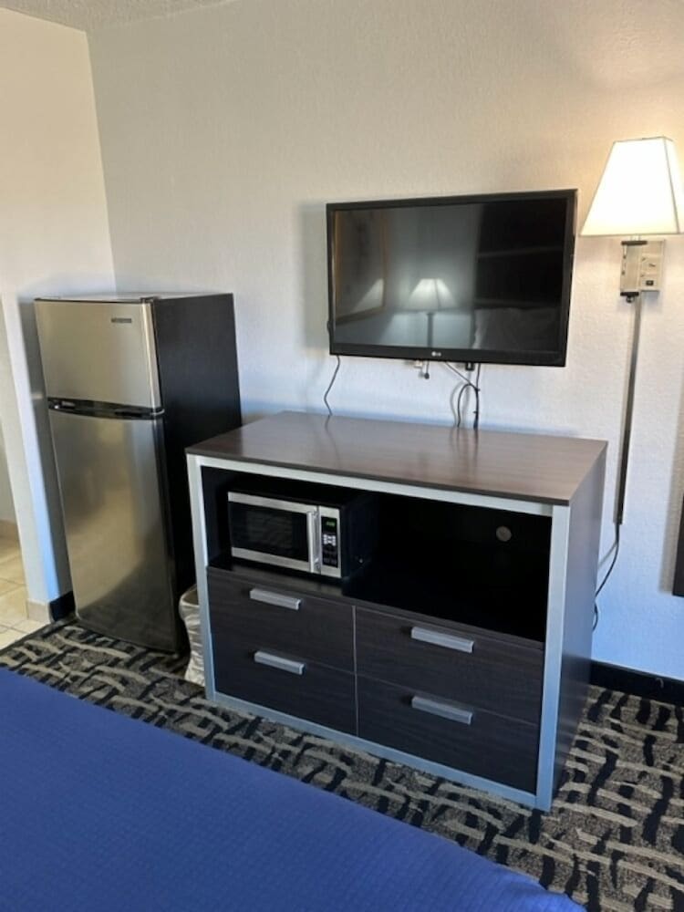 Newnan Nook 1