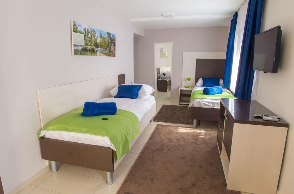 Five Rivers Rooms 2