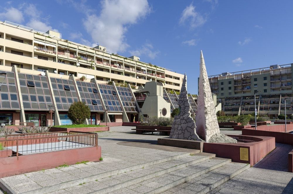 JOIVY Spacious Apt for 6, Near Train Station and Beach 1