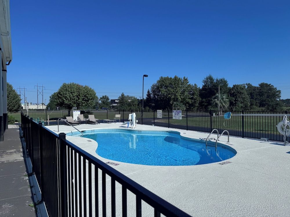 Florence Inn and Suites 1