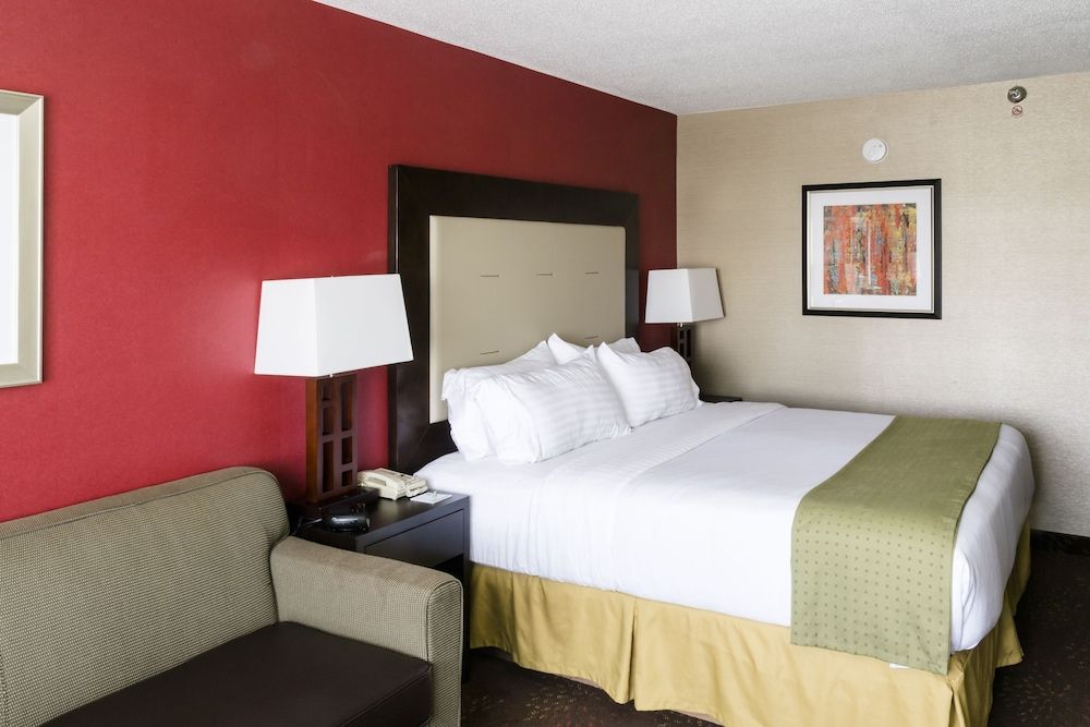 Holiday Inn Express BIG RAPIDS by IHG 2