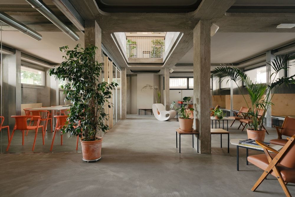 'RE-Dama Hostel 2