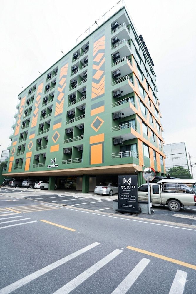 Infinite Hotel-Ratchada 1